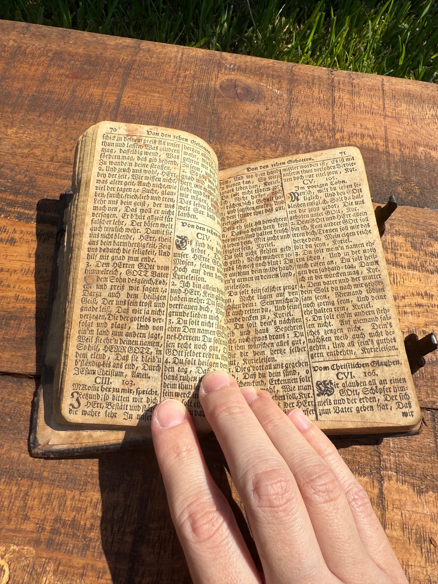1783 German Leather-Bound Hymnal — Lutheran Psalms & Hymns with Clasps