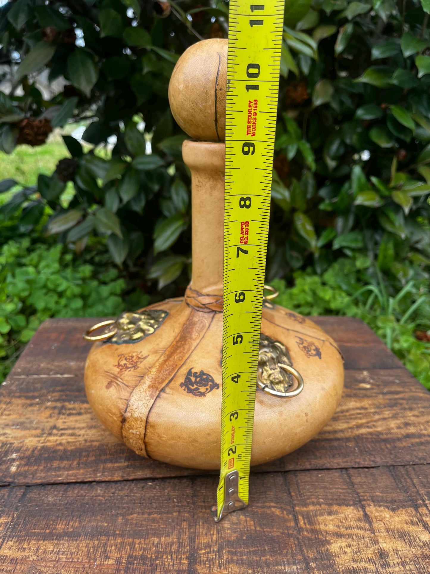 Italian Leather Wrapped Decanter, Luxury Wine Decanter, Elegant Barware, Wine Accessories, Gift for Host, Italian Craft