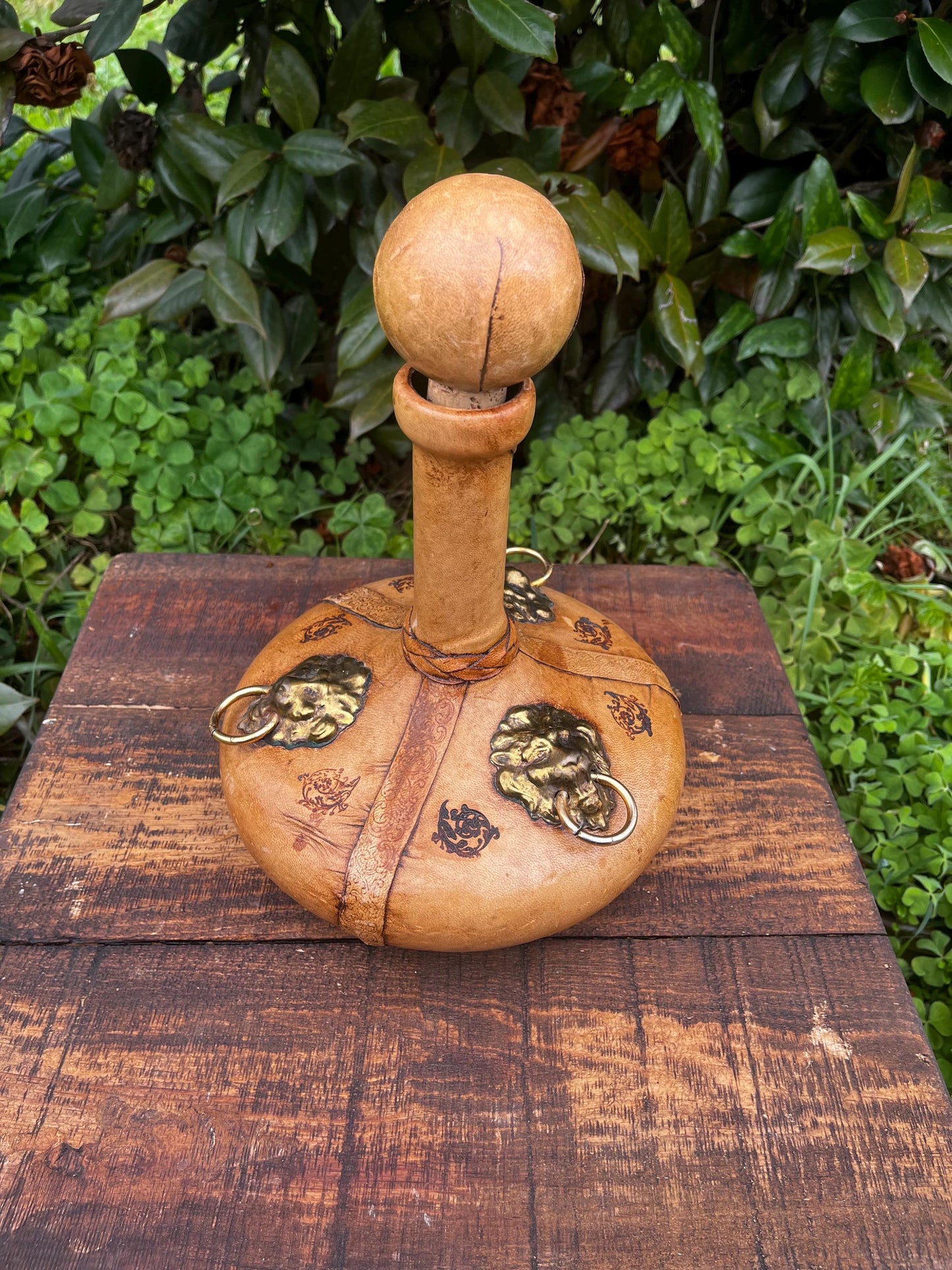 Italian Leather Wrapped Decanter, Luxury Wine Decanter, Elegant Barware, Wine Accessories, Gift for Host, Italian Craft
