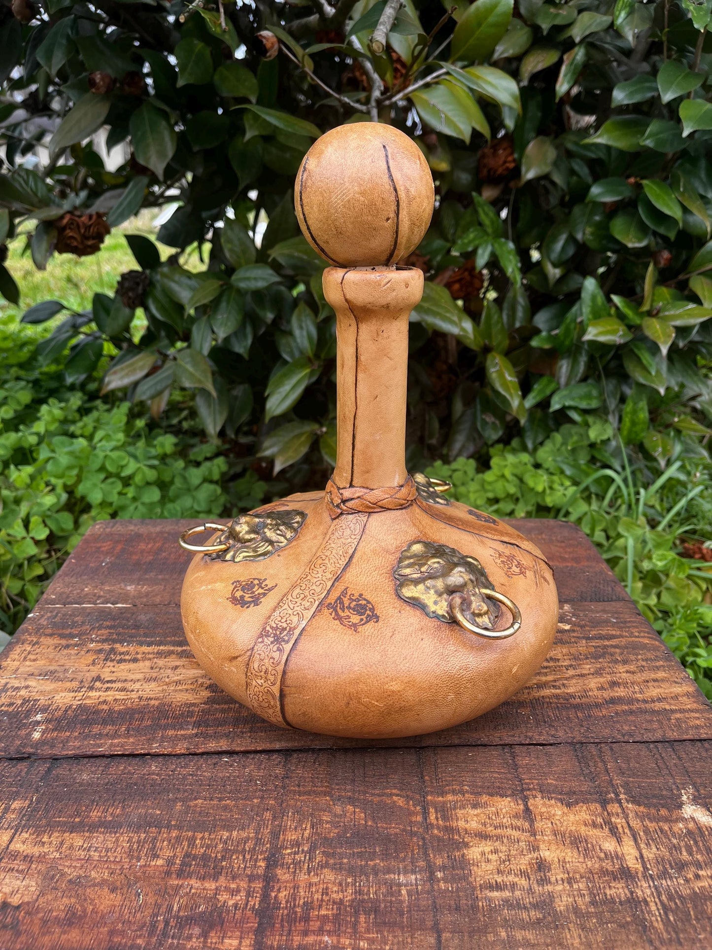 Italian Leather Wrapped Decanter, Luxury Wine Decanter, Elegant Barware, Wine Accessories, Gift for Host, Italian Craft