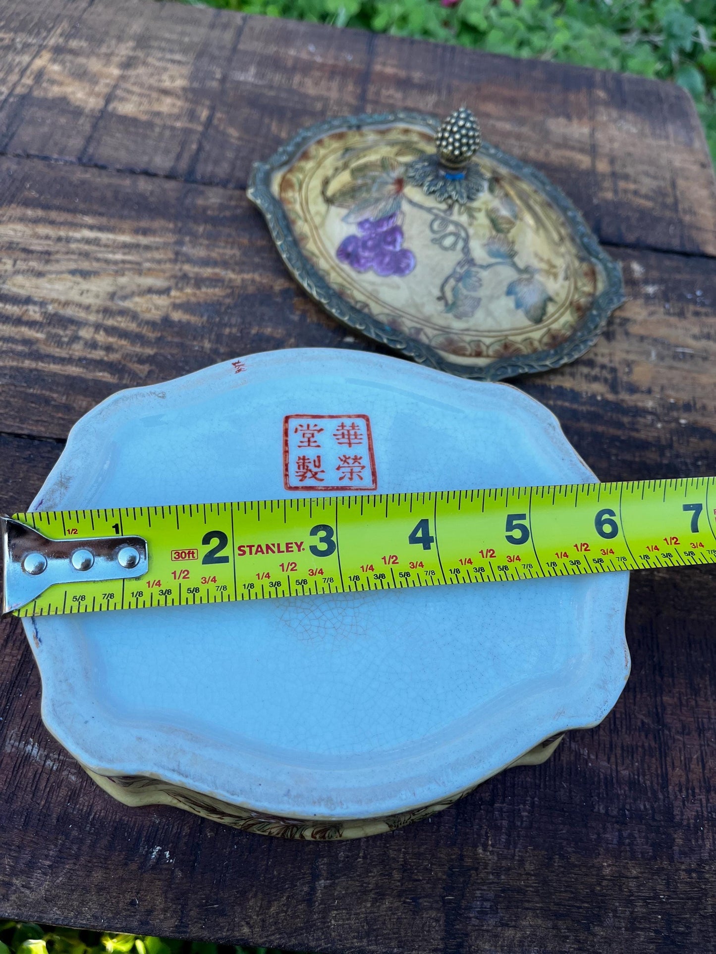 Decorative Floral Ceramic Trinket Box with Bronze Trim & Grape Lid – Made in China Vanity Accent