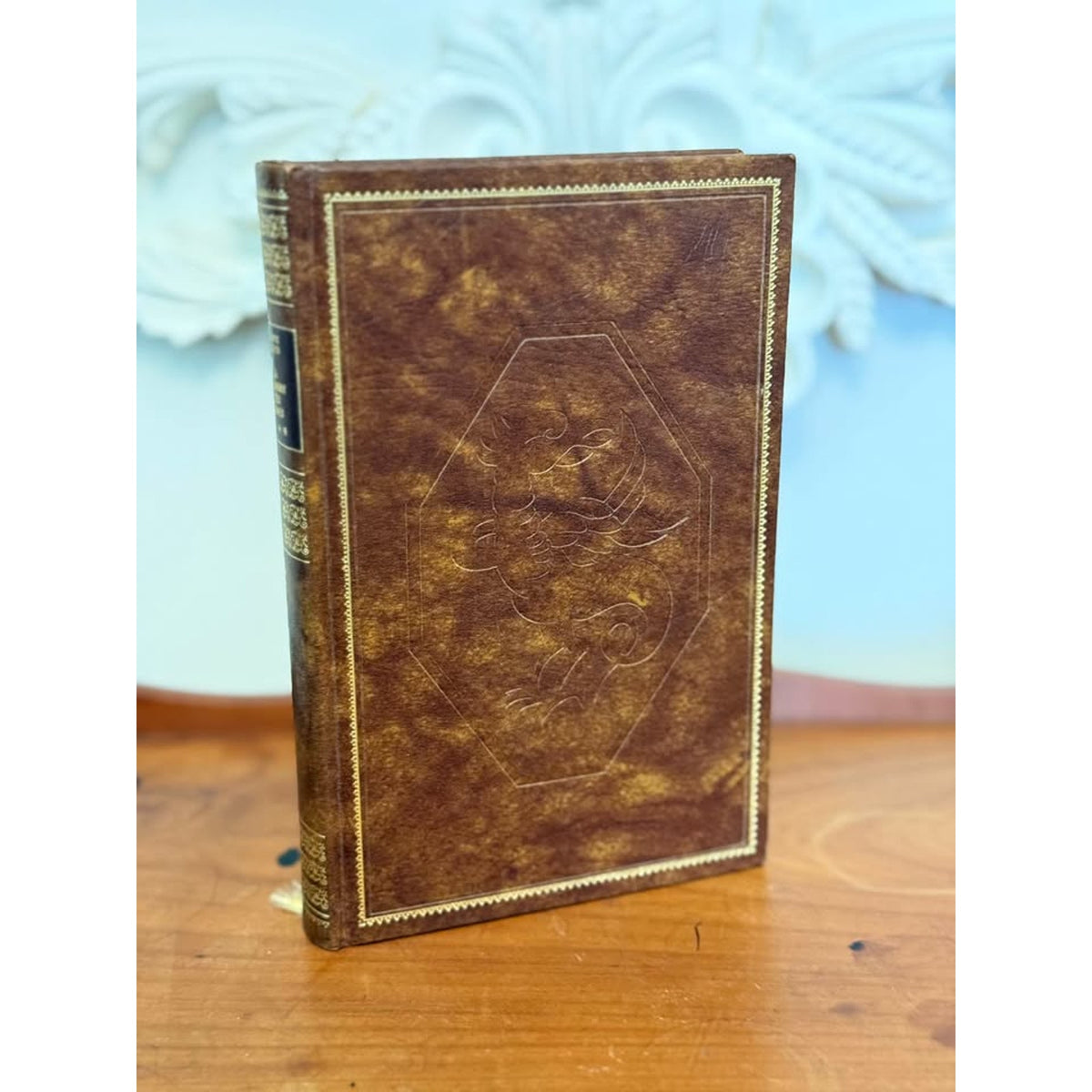 Vintage 1982 Jeanne Bourin La Chambre des Dames French Leather Style Book Vol 3