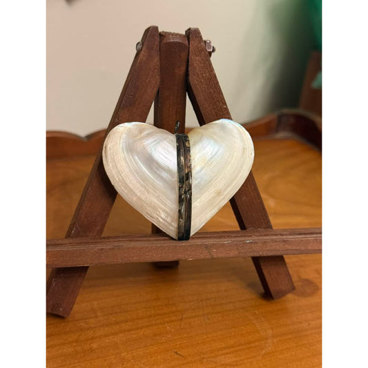 Antique Style Mother of Pearl Heart Locket Box Shell Pendant Hinged Trinket Case