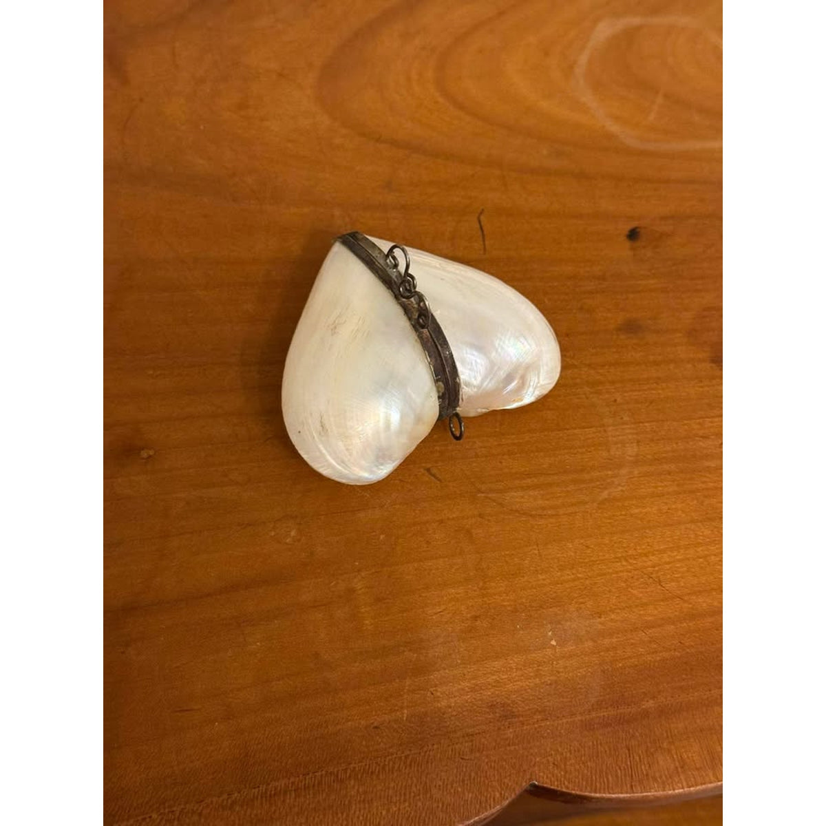 Antique Style Mother of Pearl Heart Locket Box Shell Pendant Hinged Trinket Case