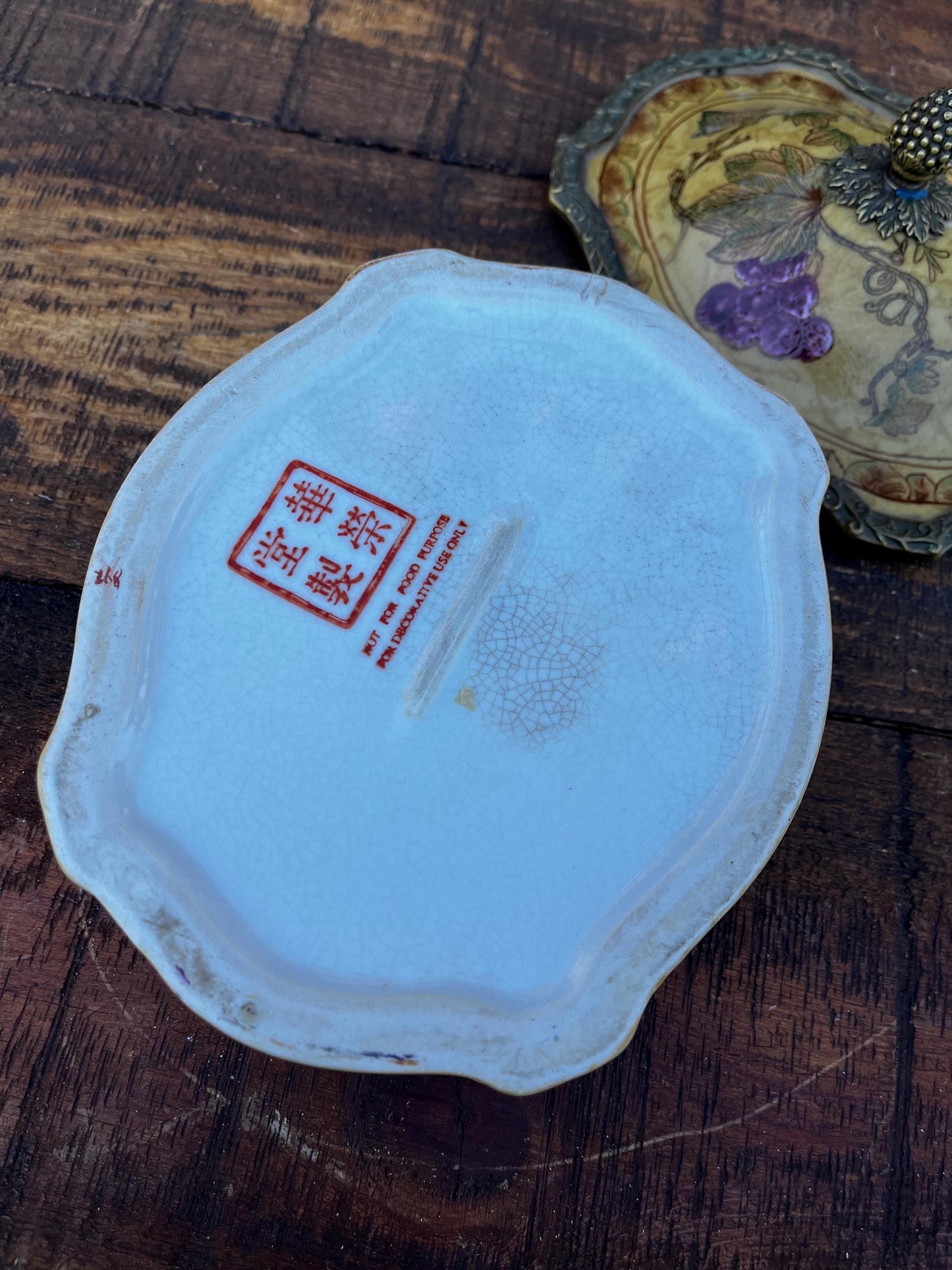 Decorative Floral Ceramic Trinket Box with Bronze Trim & Grape Lid – Made in China Vanity Accent