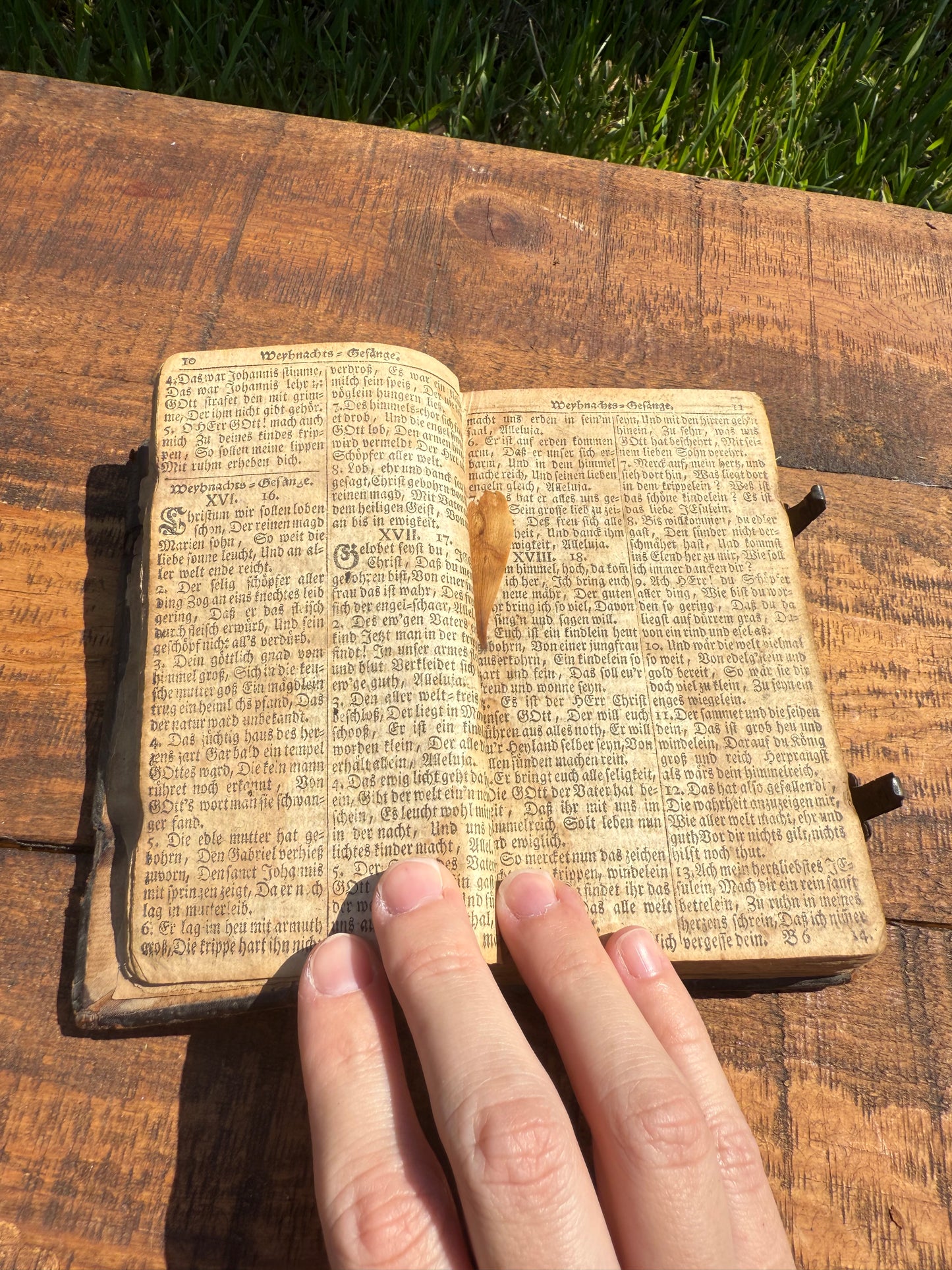 1783 German Leather-Bound Hymnal — Lutheran Psalms & Hymns with Clasps