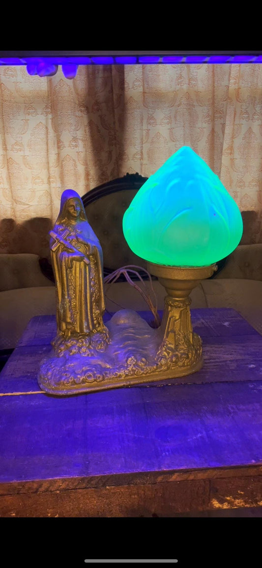 1930s Mother Mary Cast Metal Lamp with Uranium Glass Shade – Art Deco Religious Lamp – Glows Under UV – Vintage Sacred Decor