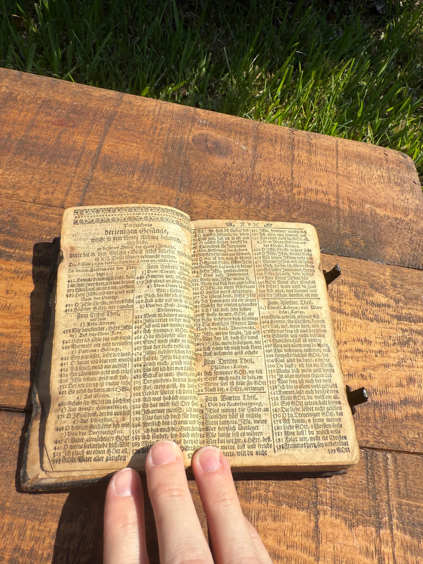1783 German Leather-Bound Hymnal — Lutheran Psalms & Hymns with Clasps