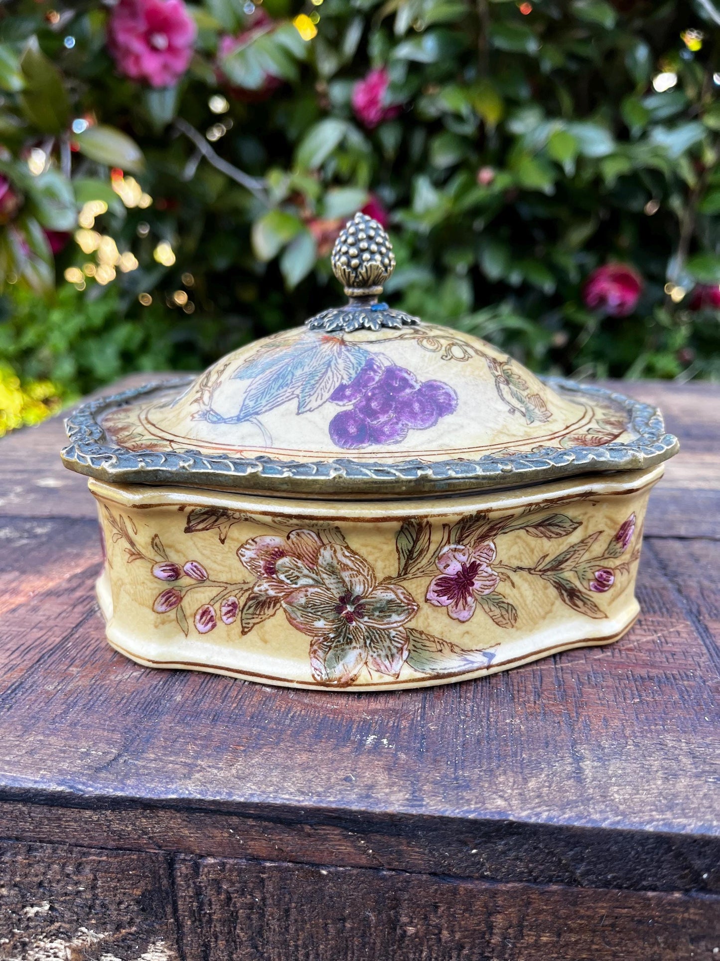 Decorative Floral Ceramic Trinket Box with Bronze Trim & Grape Lid – Made in China Vanity Accent