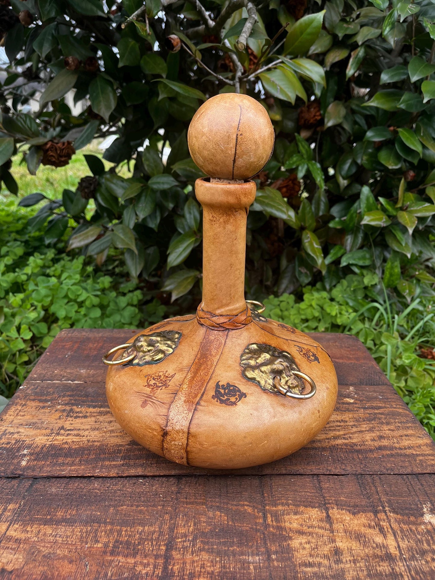 Italian Leather Wrapped Decanter, Luxury Wine Decanter, Elegant Barware, Wine Accessories, Gift for Host, Italian Craft