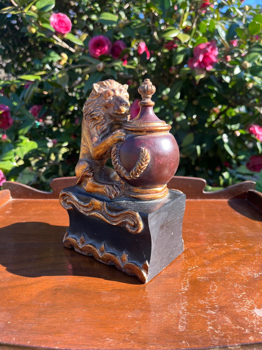 Vintage Resin Lion Bookend, Decorative Lion Statue, Book Lover Gift, Lion Shelf Decor