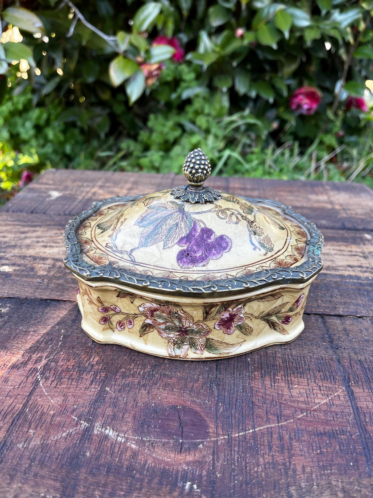 Decorative Floral Ceramic Trinket Box with Bronze Trim & Grape Lid – Made in China Vanity Accent