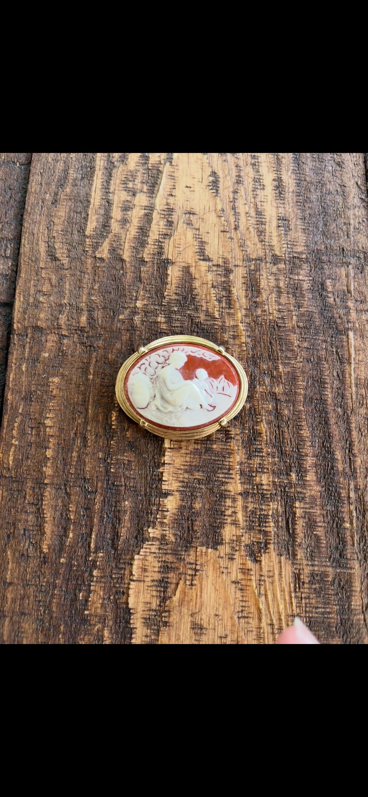 Mother and Child Red Cameo Brooch – Vintage Romantic Jewelry – Handcrafted Cameo Pin – Timeless Vintage Jewelry